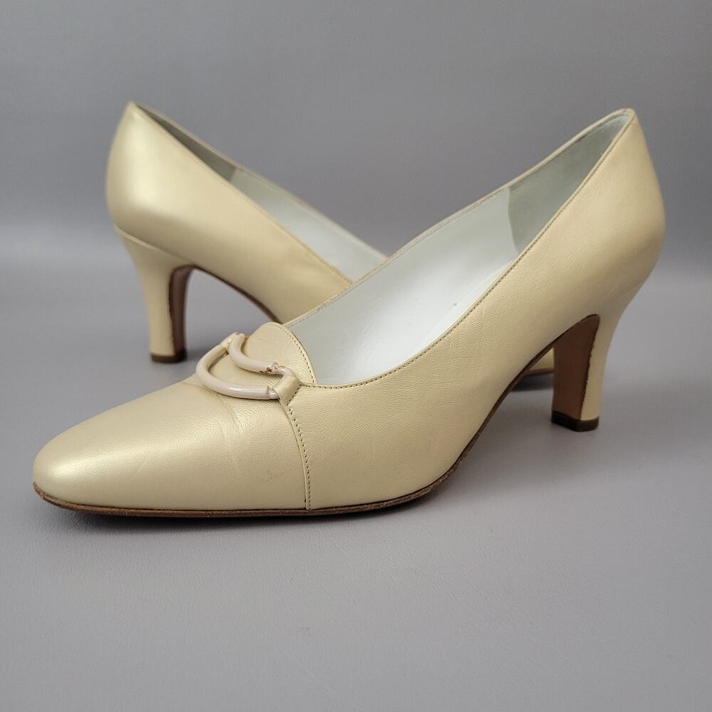 Bruno Magli Cream Pumps Womens Size 39 8.5 US Vintage Classic Italy